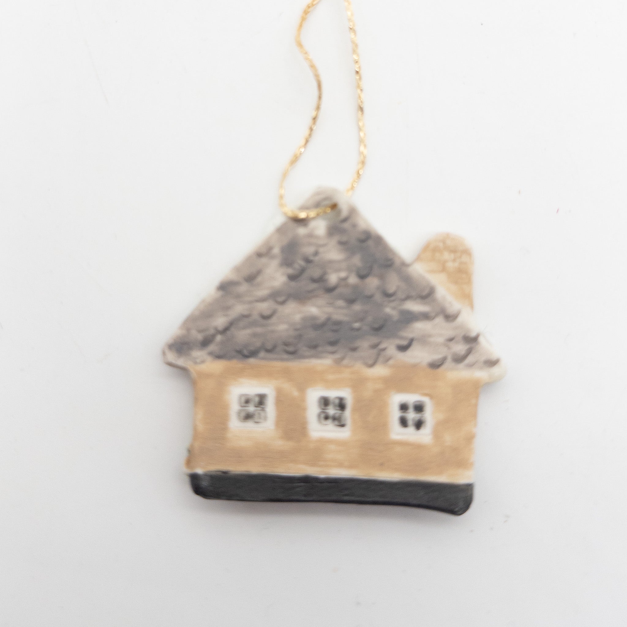 Lille Keramikhus - til ophæng fx på juletræet